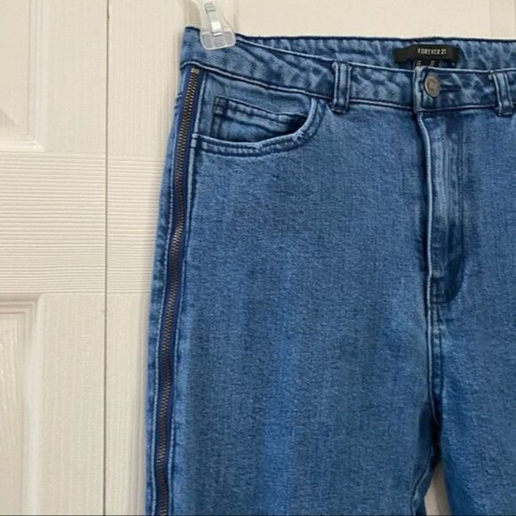 Forever 21 Dark Denim Women’s Jeans Zippers on each side - Picture 5 of 10